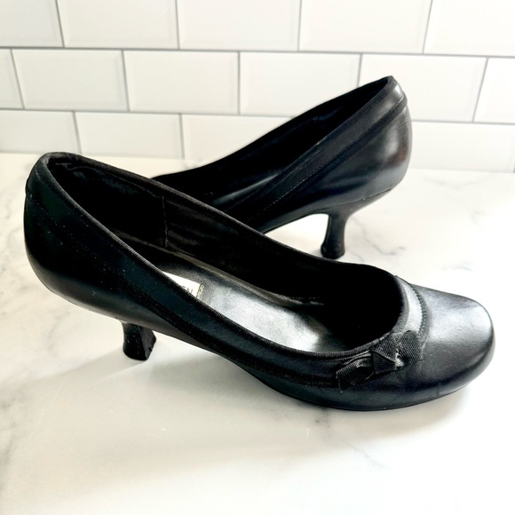 Steve Madden Black Leather High Heels - Picture 3 of 6